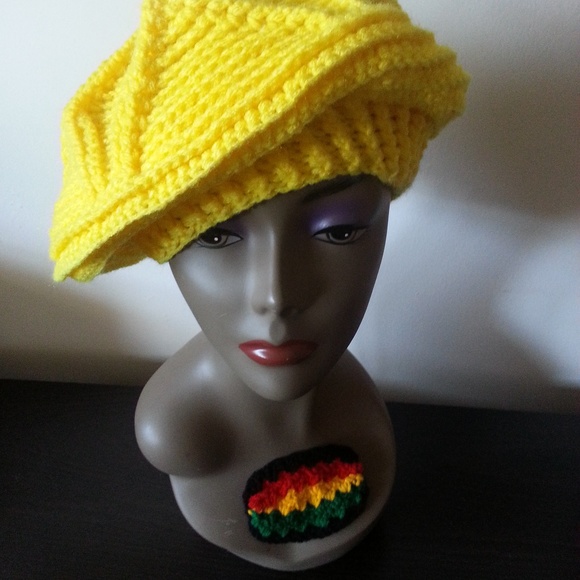 Hat, Beret - Picture 7 of 7